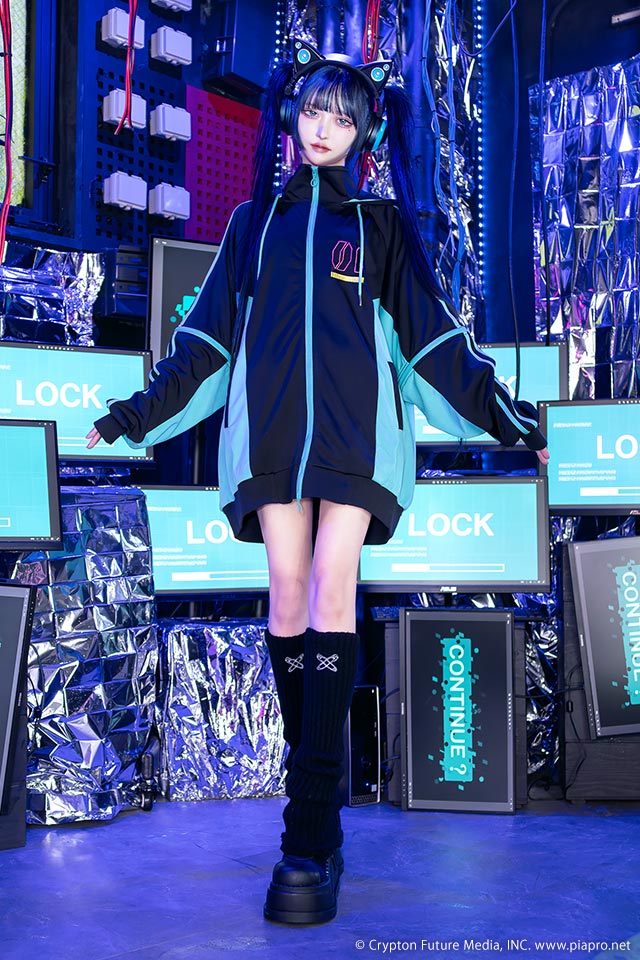 Listen Flavor x Hatsune Miku V2 hoodie